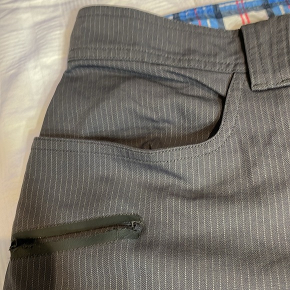 Lululemon Men's Bowline Trunks Shorts Grey Pinstriped Size 34 - Picture 4 of 12